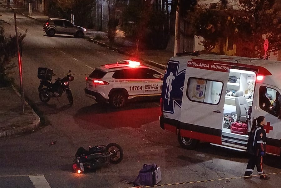 Motoboy morre em acidente no centro de Pelotas na noite do domingo