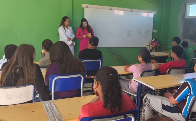 Estudantes ampliam conhecimentos sobre saúde bucal em Bujuru