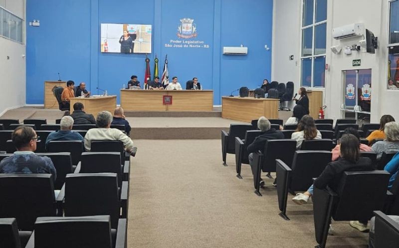 Prefeitura apresenta novo edital e debate melhorias no transporte público em São José do Norte