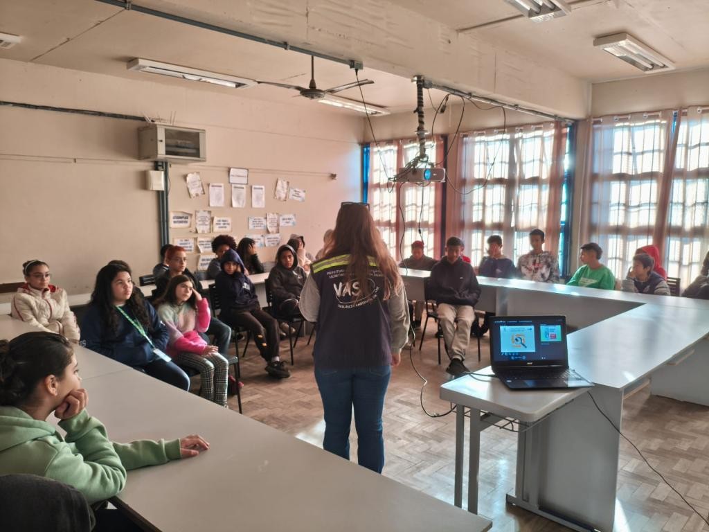 Estudantes participam de projeto que conscientiza sobre o combate ao mosquito da Dengue