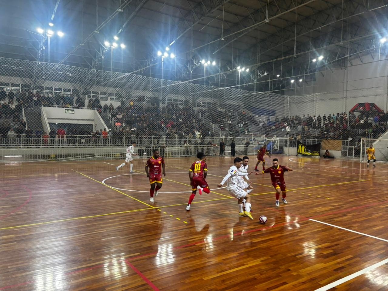 Riograndense perde na estreia, mas reforça força do futsal rio-grandino