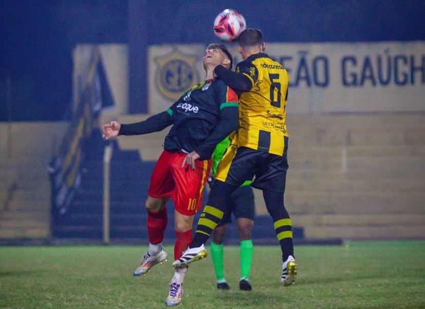 Farroupilha marca no final, e consegue empate em Bagé