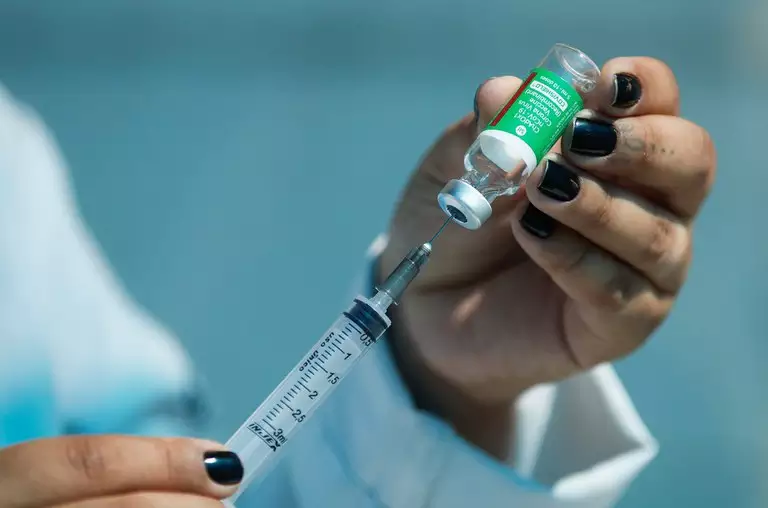 SES prevê abastecimento total de vacinas contra covid-19 nos municípios gaúchos