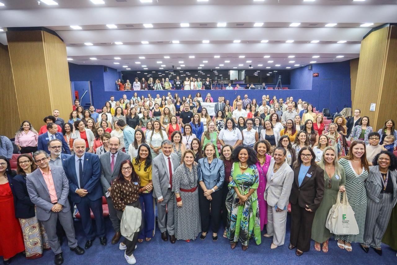 FURG participa de encontro que debate fortalecimento das cuidotecas no Brasil