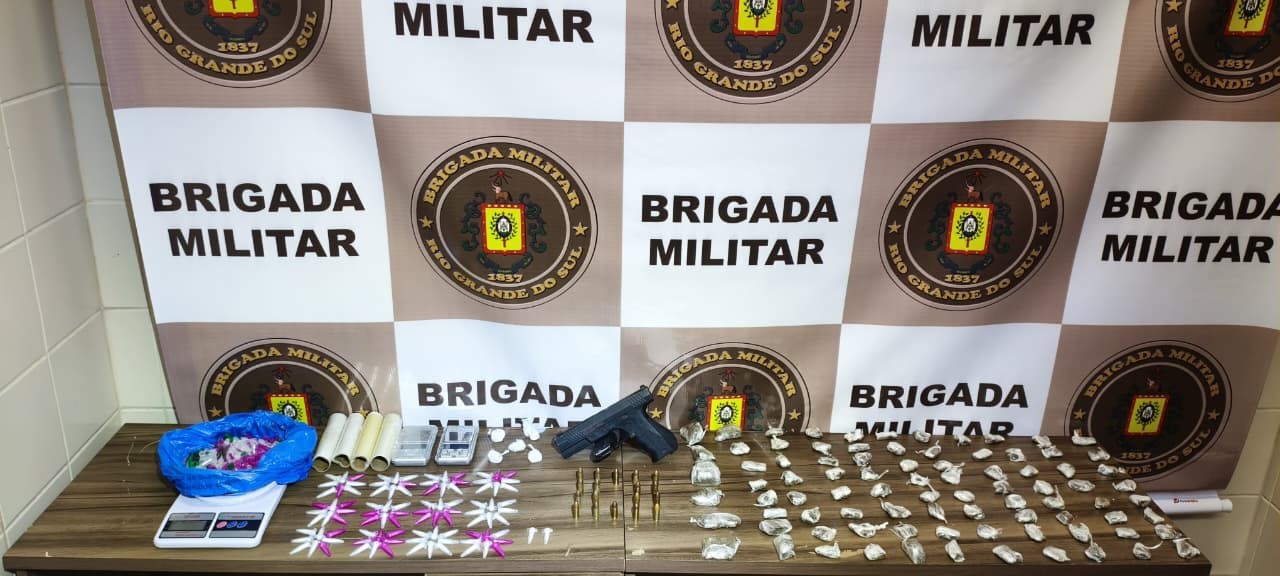 5° BPChq apreende adolescente com arma e drogas, no bairro Getúlio Vargas, em Rio Grande