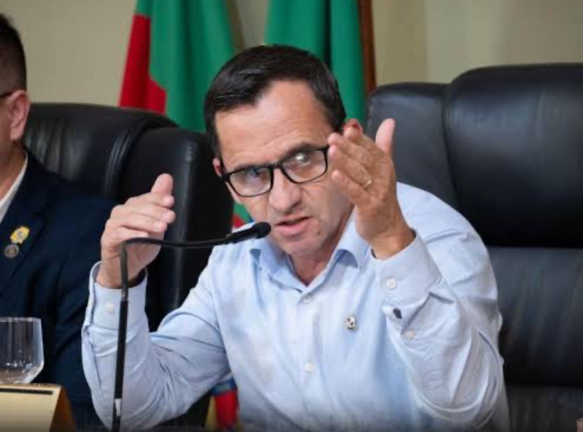 Após grande repercussão, vereador Paulo Coitinho retira projeto que previa vale-alimentação aos vereadores de Pelotas