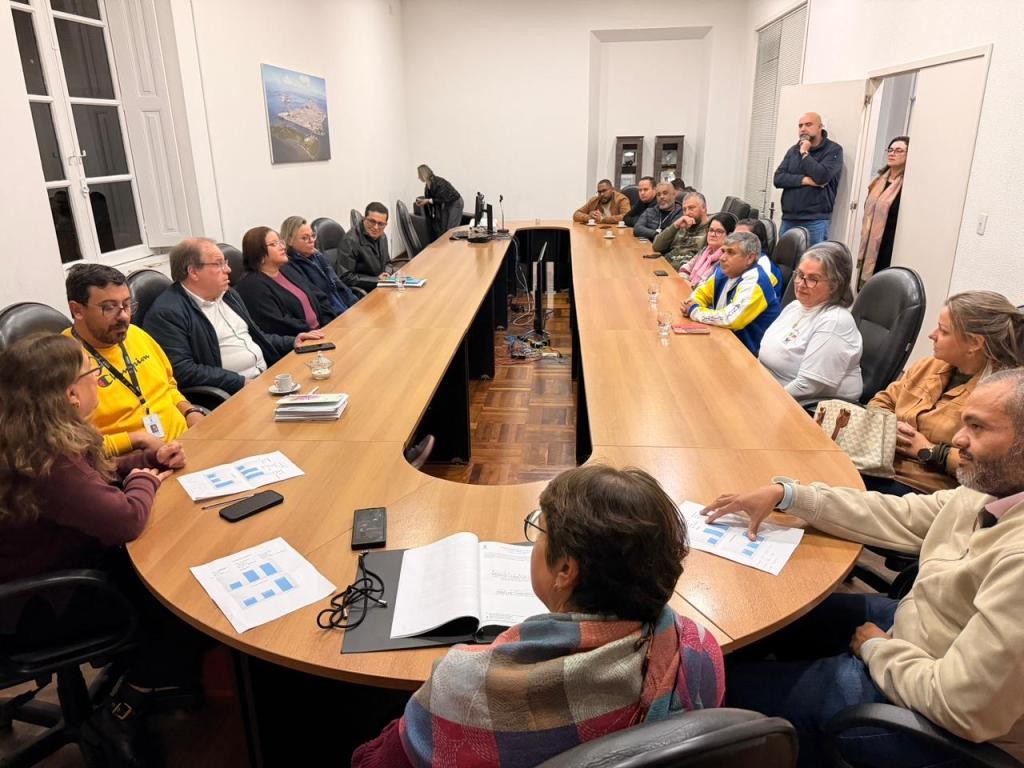 Prefeitura amplia investimento e firma novo convênio para fortalecer bandas escolares em Rio Grande