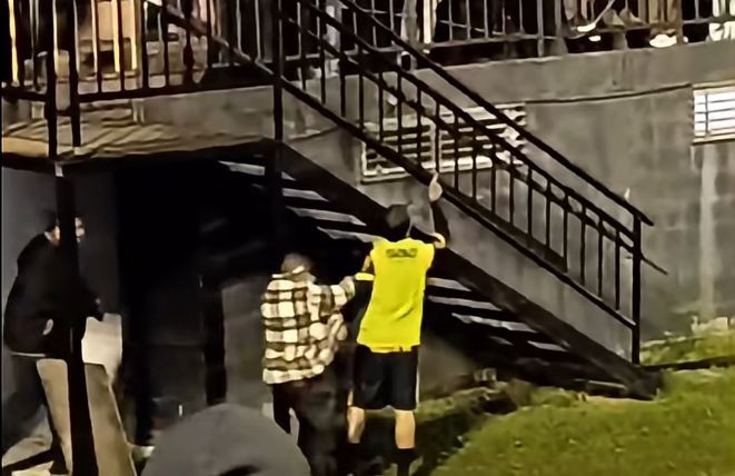 Brasil de Pelotas bane torcedor que invadiu o gramado após a partida contra o Bagé