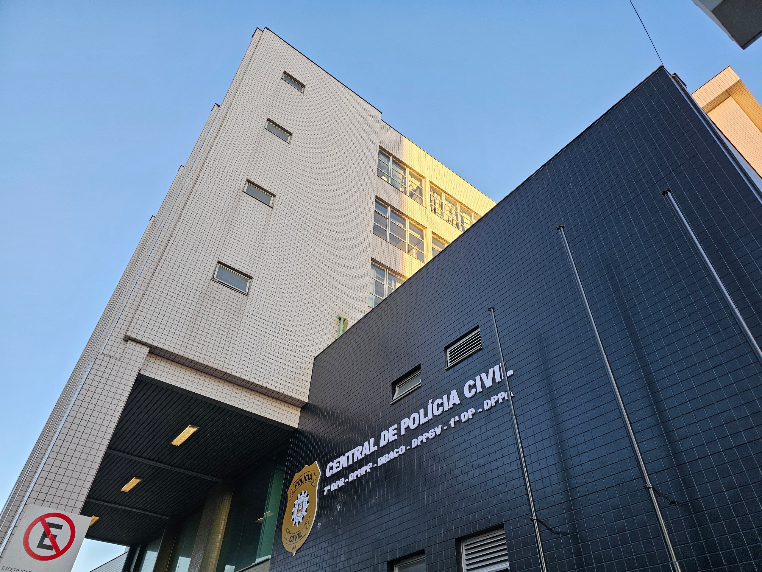 Polícia Civil cumpre prisão preventiva de homem investigado por violência doméstica em Rio Grande