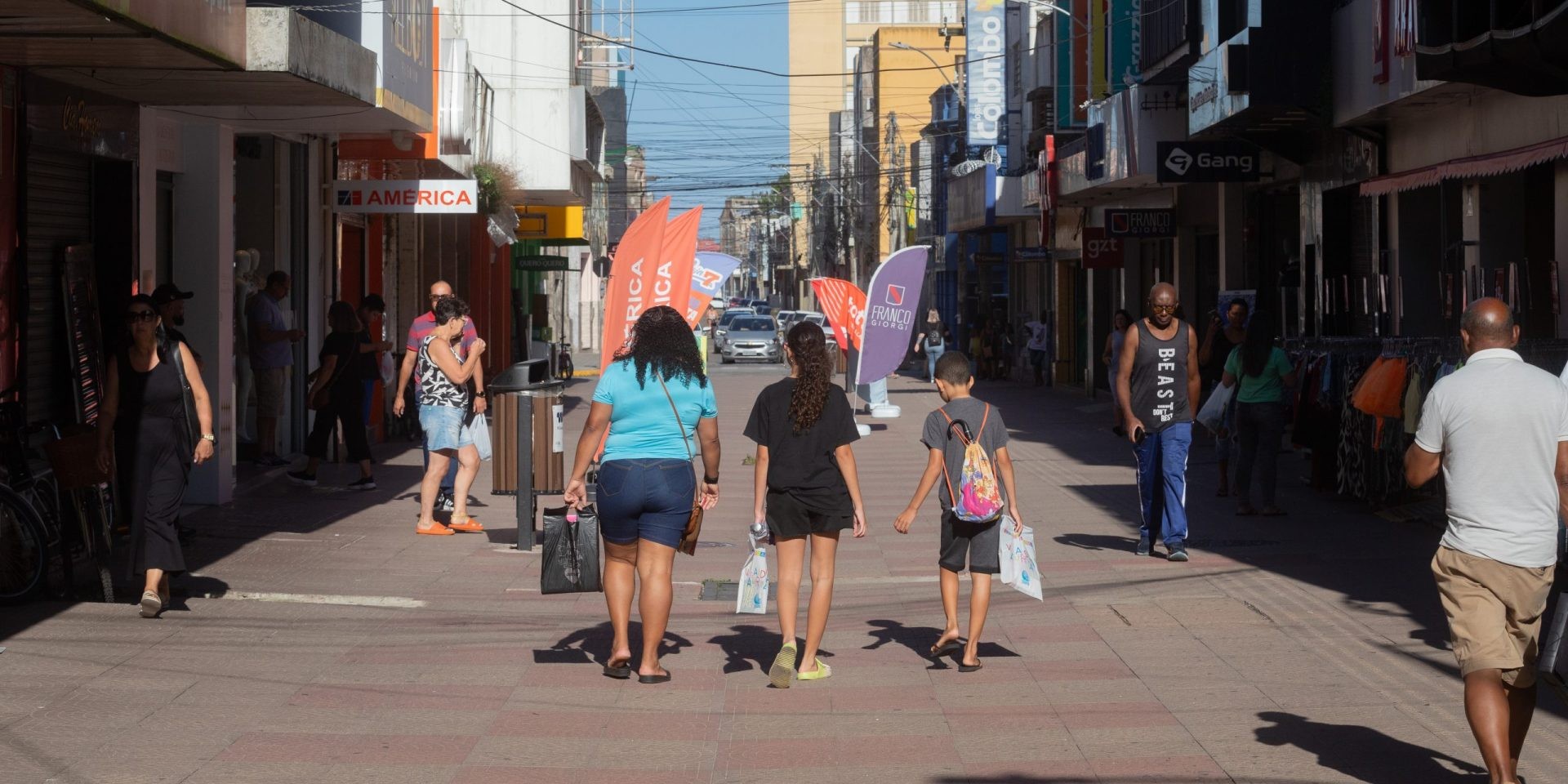 Dia dos Namorados deve aquecer vendas e movimentar economia local
