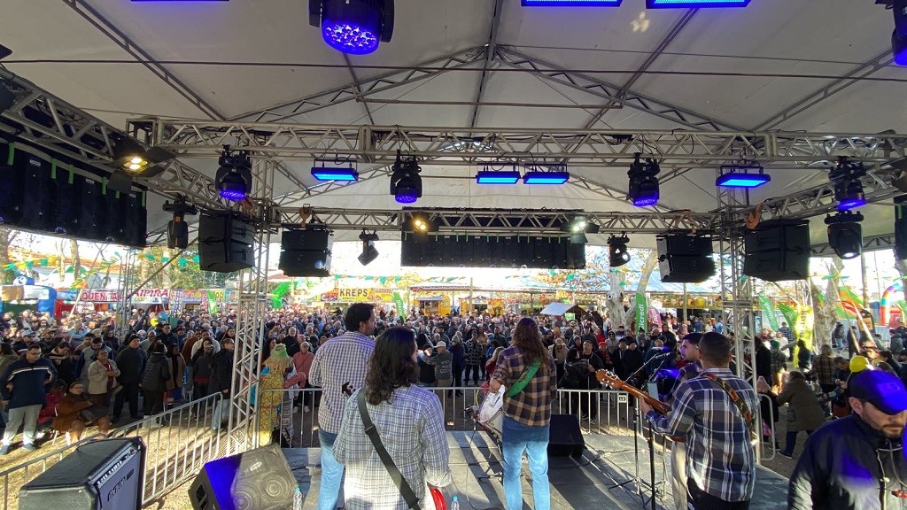 Grupo Oceano reúne grande público em fan fest da Copa e mateada na Fejunca 