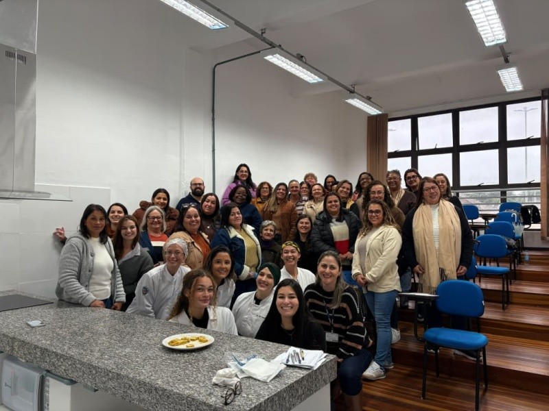 Projeto em parceria com a UFPel qualifica profissionais da alimentação escolar de São José do Norte