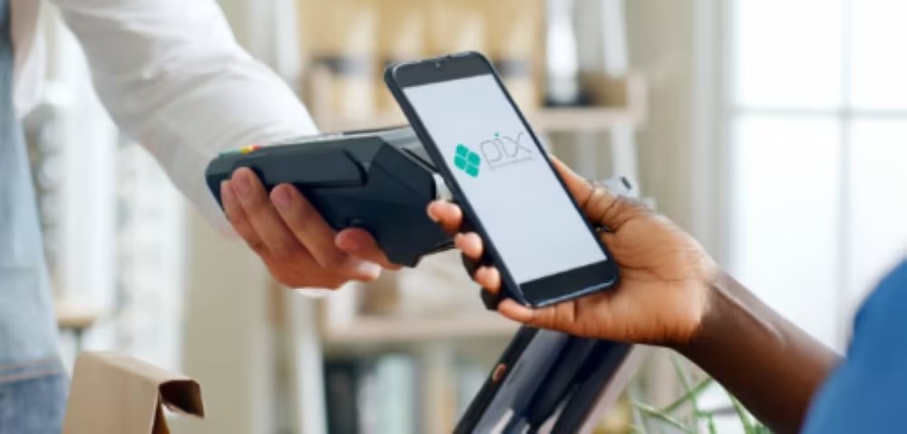 Pix por aproximação ganha nova função e permite verificar saldo antes do pagamento
