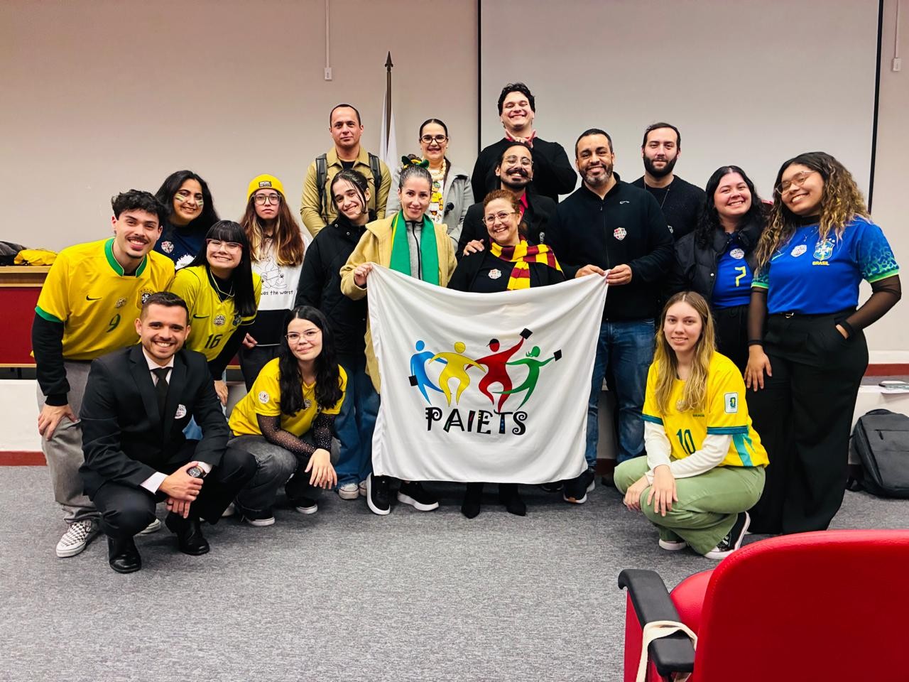 PAIETS realiza aulão gratuito de preparação para o Enem e reúne cerca de 100 estudantes em Rio Grande