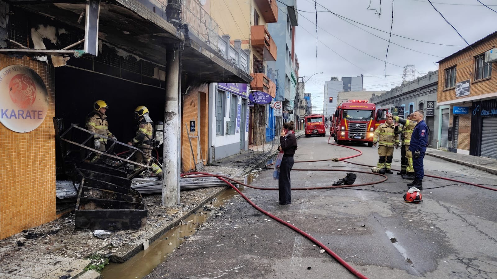 Incêndio atinge academia no centro de Pelotas