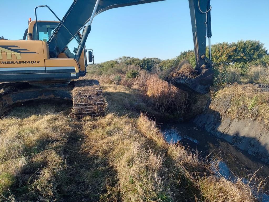 Serviços de drenagem avançam em localidades do interior de Rio Grande