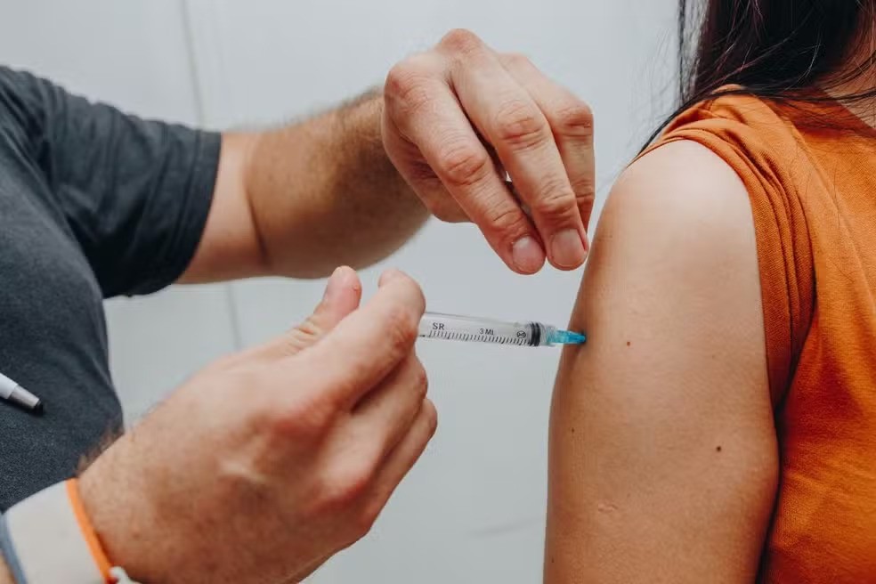 Pelotas recebe nova remessa de vacinas contra pneumonia e meningite