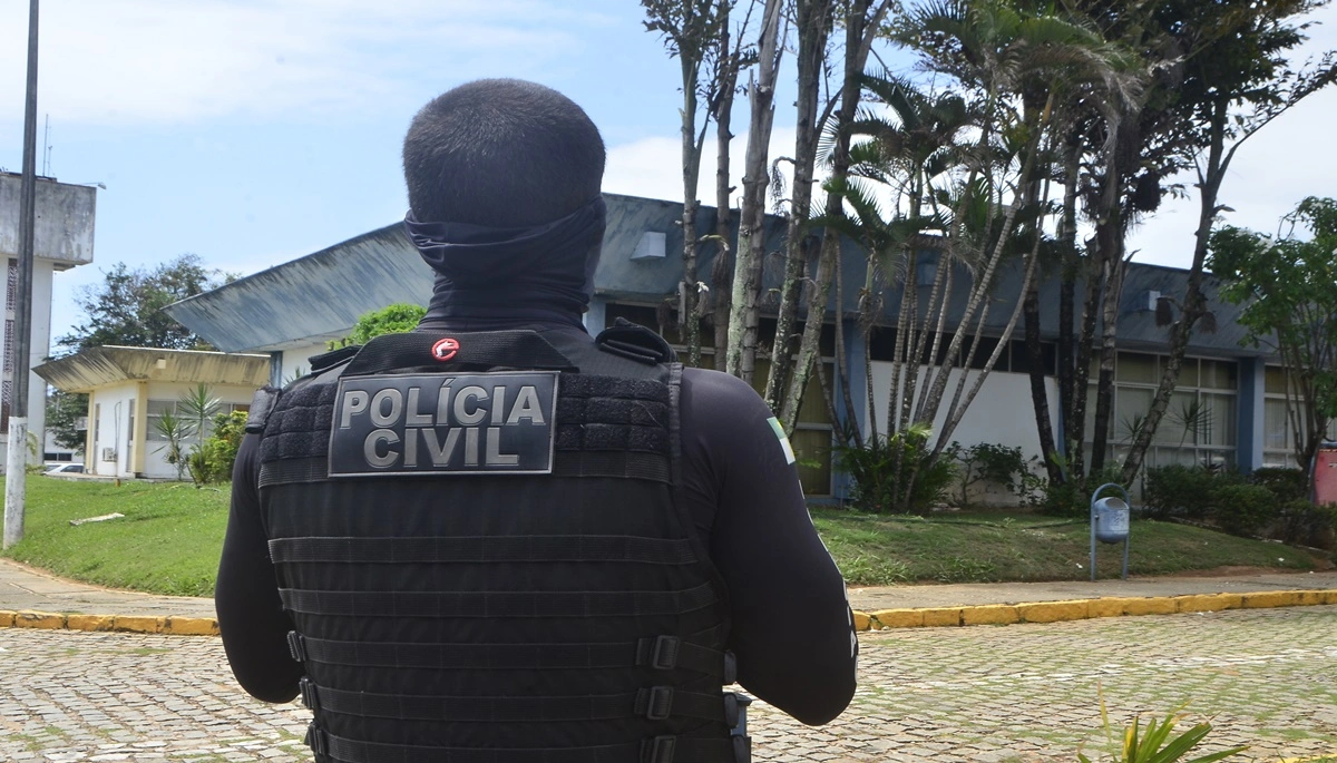 Operação Meandro mira esquema de tele-entrega de drogas e prende oito suspeitos em Rio Grande