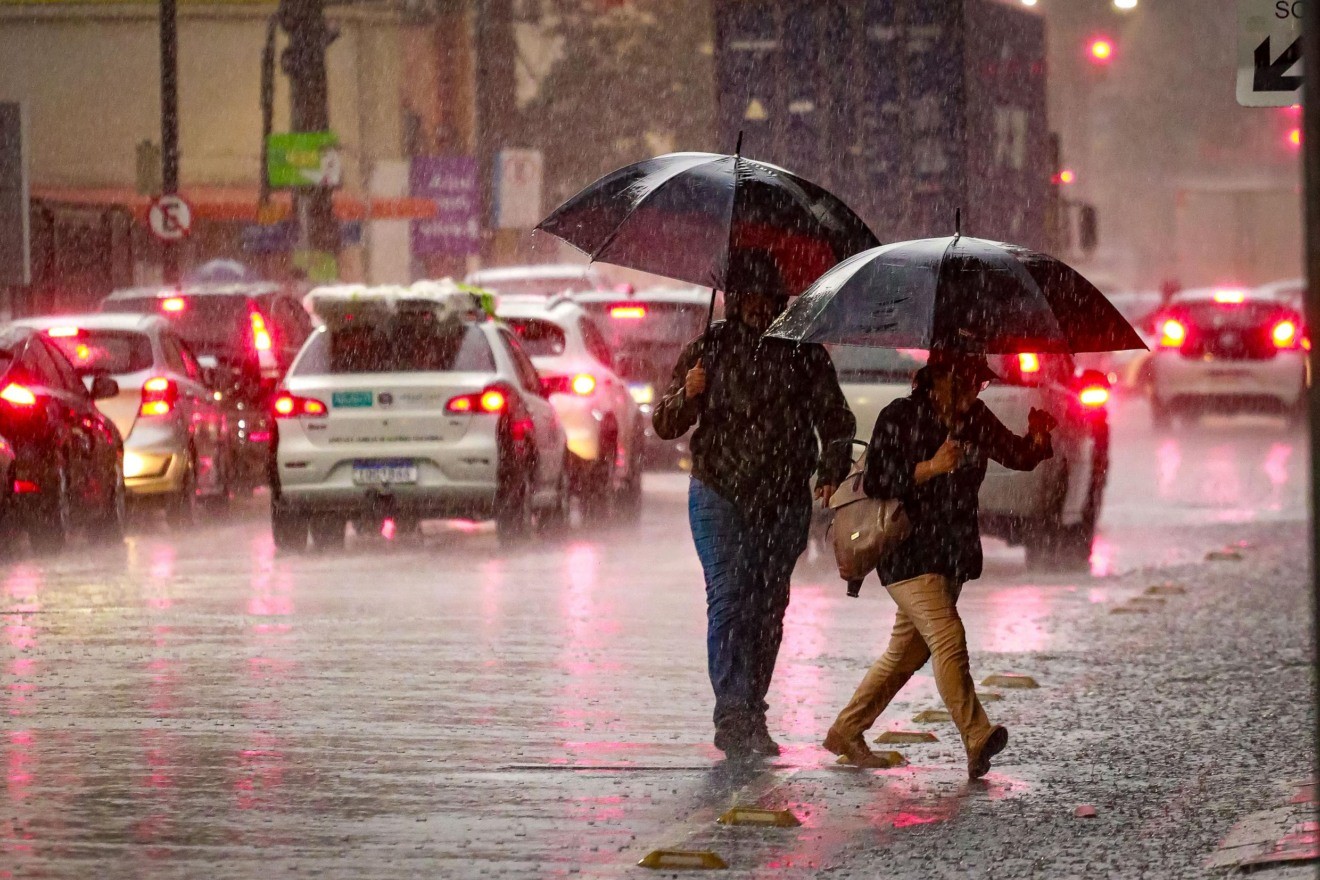 Defesa Civil monitora previsão de chuva intensa no Rio Grande do Sul