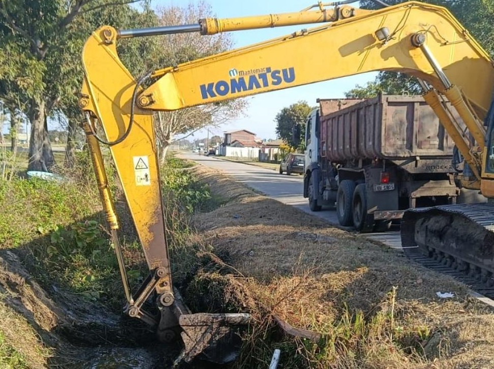 SMI intensifica serviços de valeteamento no entorno do Parque São Pedro
