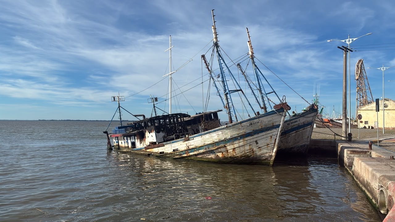 Marinha autoriza Prefeitura de Rio Grande a remover embarcações abandonadas no Porto Velho