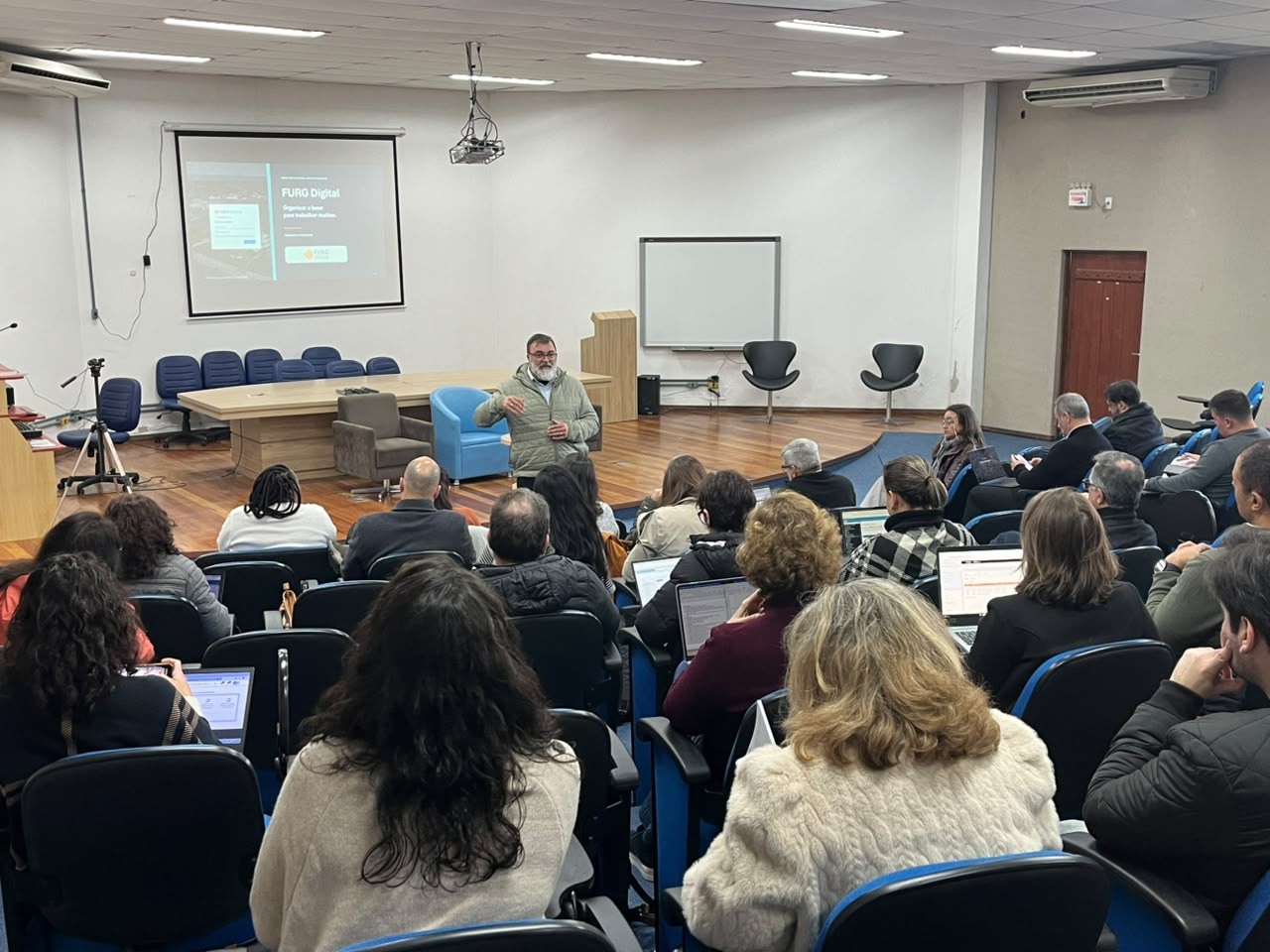 FURG Digital incentiva uso de ferramentas institucionais para comunicação e gestão do trabalho