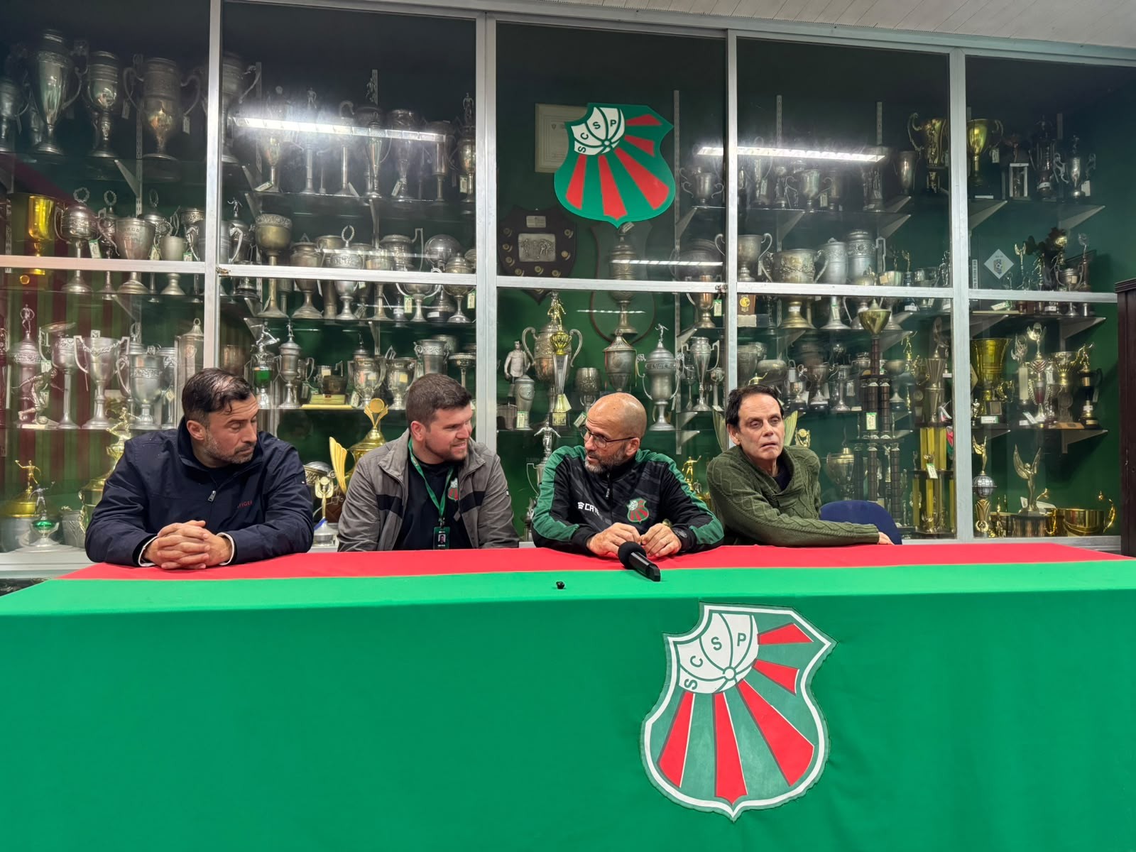 São Paulo de Rio Grande apresenta elenco para a Terceira Divisão com discurso de união e "pés no chão"