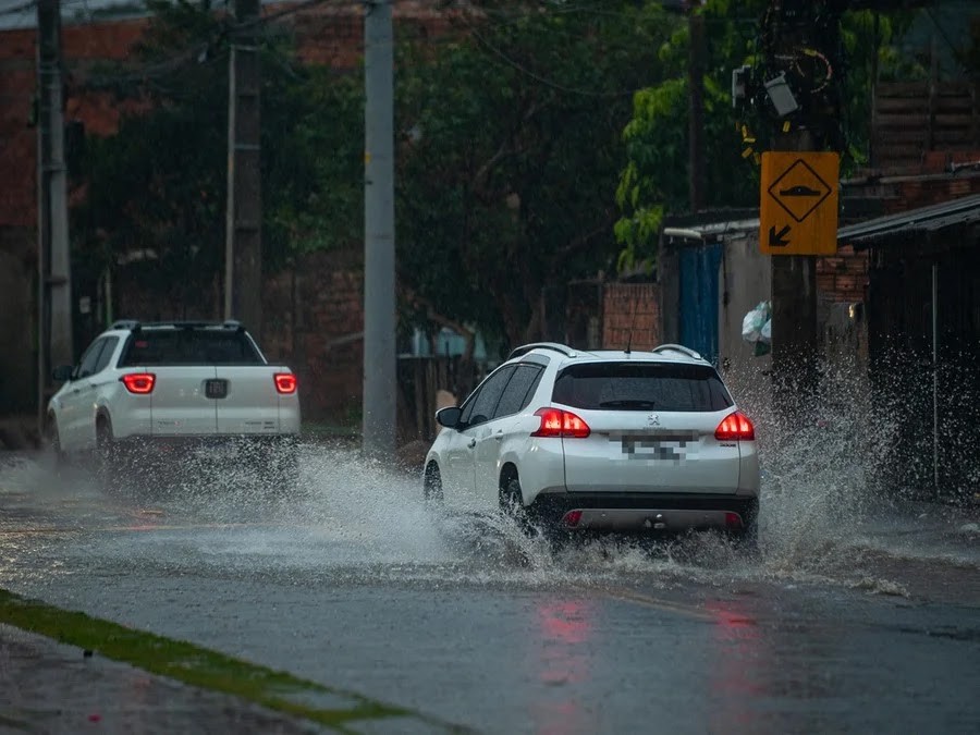 Rio Grande do Sul mantém alerta para chuvas intensas e temporais