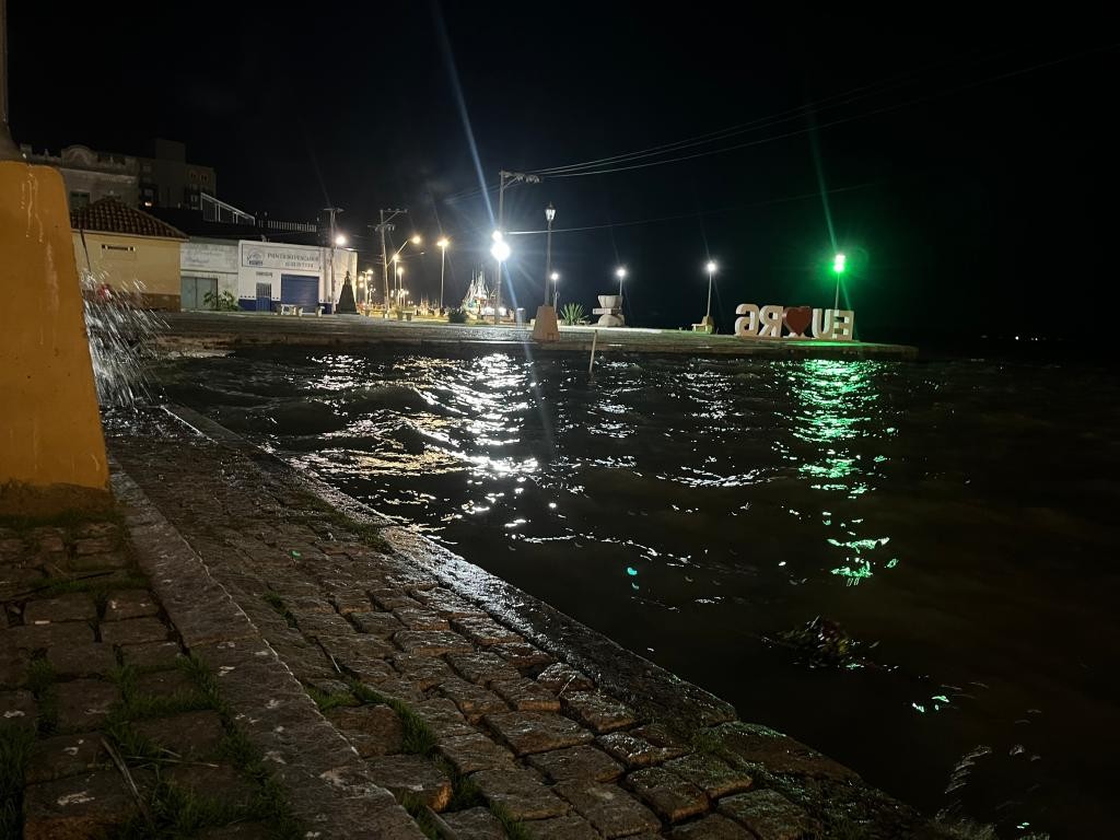 Nível da Lagoa dos Patos permanece abaixo da cota de inundação em Rio Grande