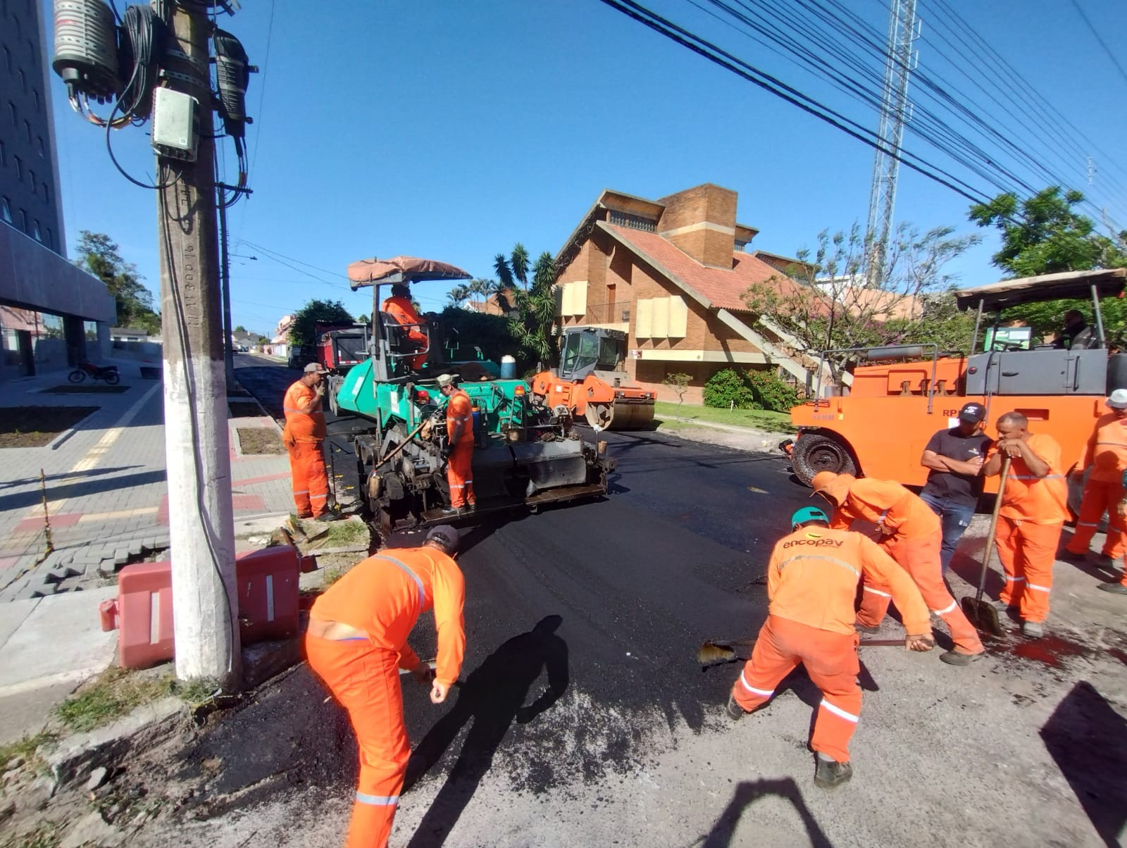 Prefeitura realiza reparos emergenciais de ruas e avenidas em Pelotas