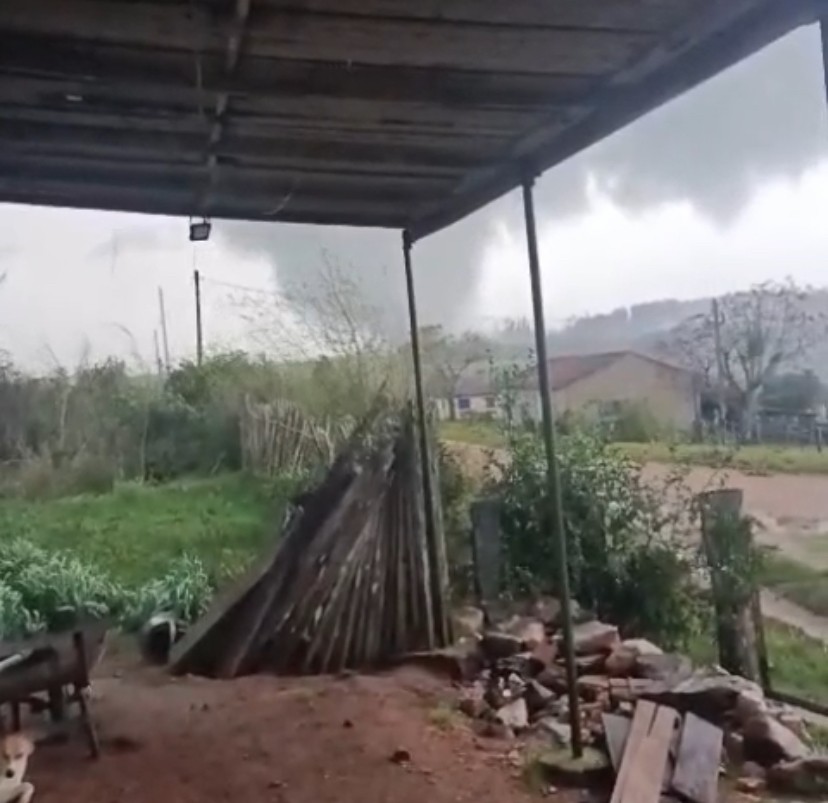 Pedro Osório registra passagem de tornado na zona rural