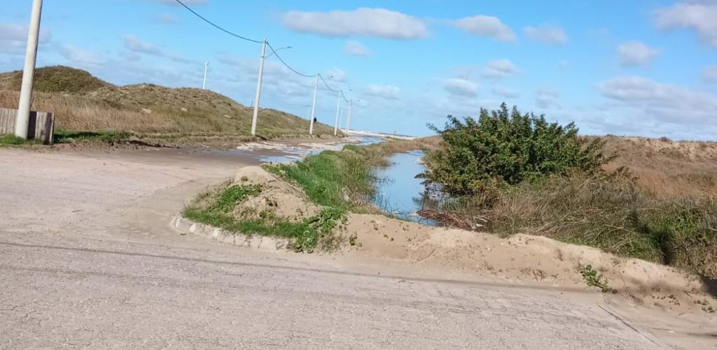 SMC monitora ressaca que atinge dunas do Cassino