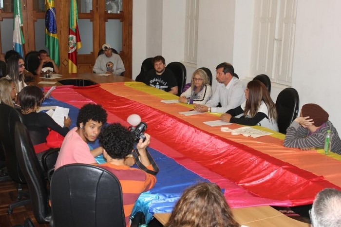 Prefeito recebe carta aberta dos representantes LGBTT