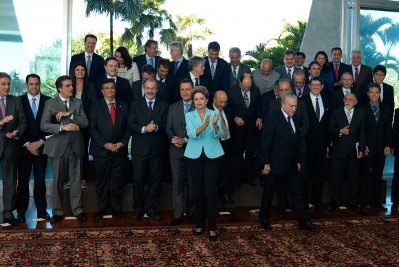 Dilma propõe a governadores parceria para enfrentar problemas e superar crise