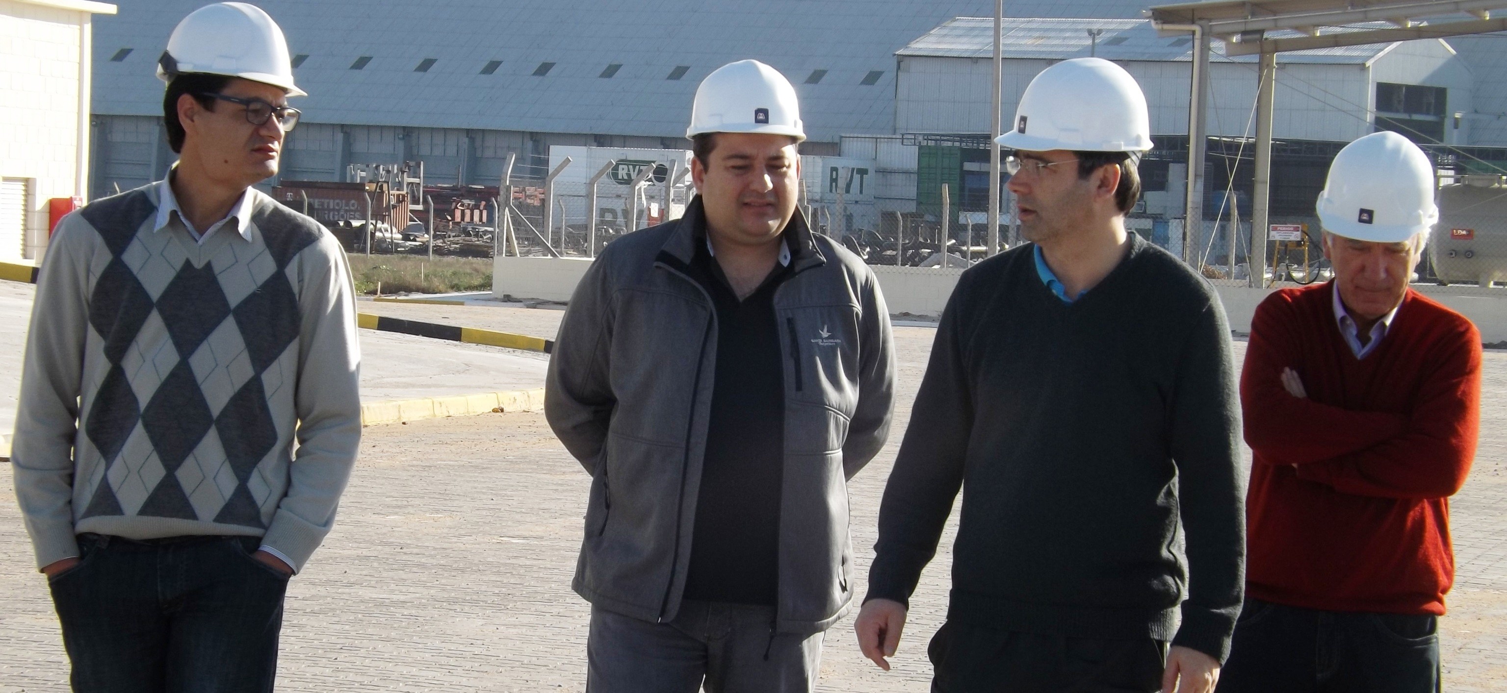 Fábio Branco visita obras de instalação da Heringer, em Rio Grande