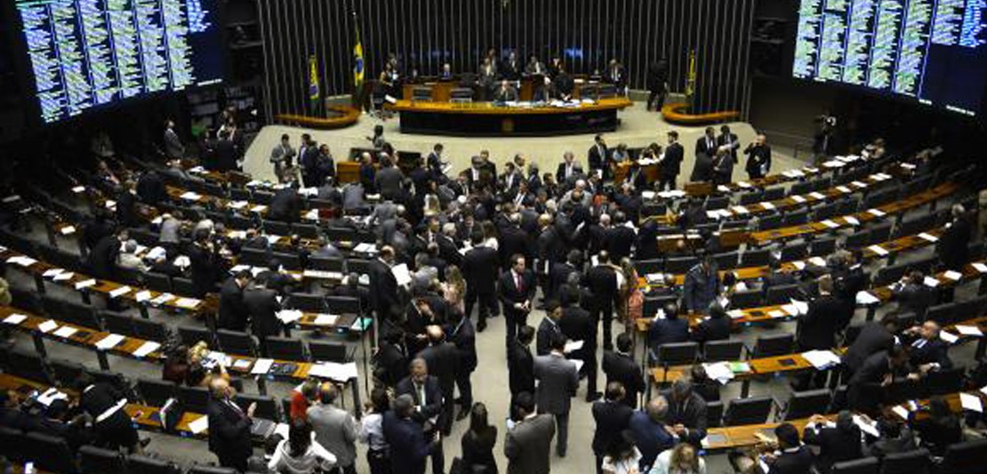 Pela 11ª vez desde abril, Congresso tentará analisar vetos presidenciais