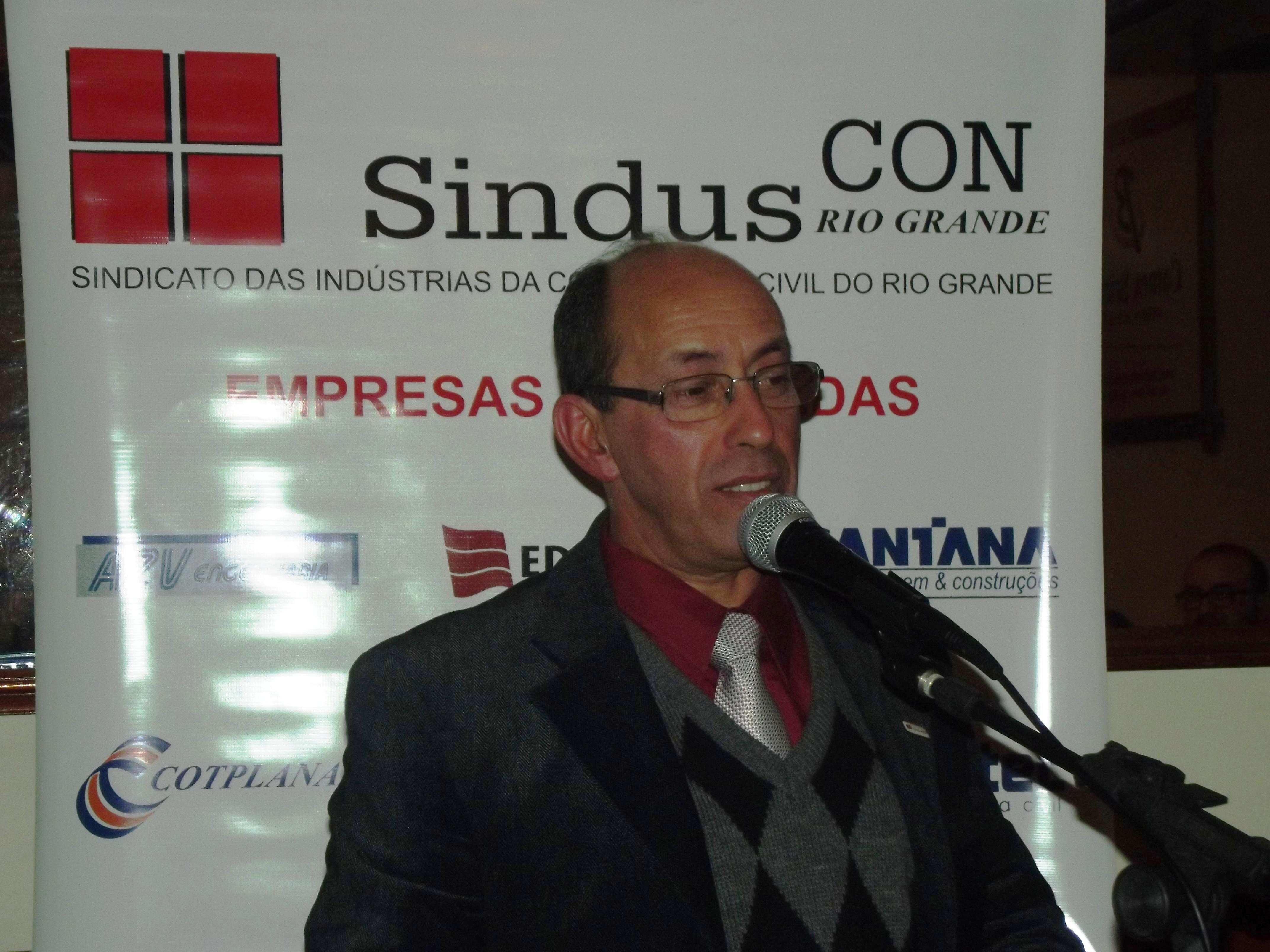 Presidente do Sinduscon diz que aumento do ICMS não é solução