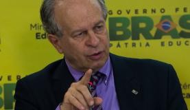 MEC confirma saída do ministro Renato Janine