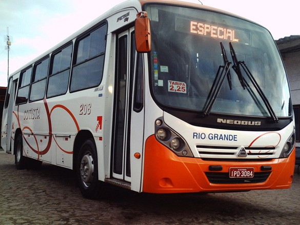 Paralisação dos ônibus da empresa Cotista