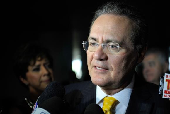 Congresso deve mudar MP com novas regras para aposentadorias, diz Renan