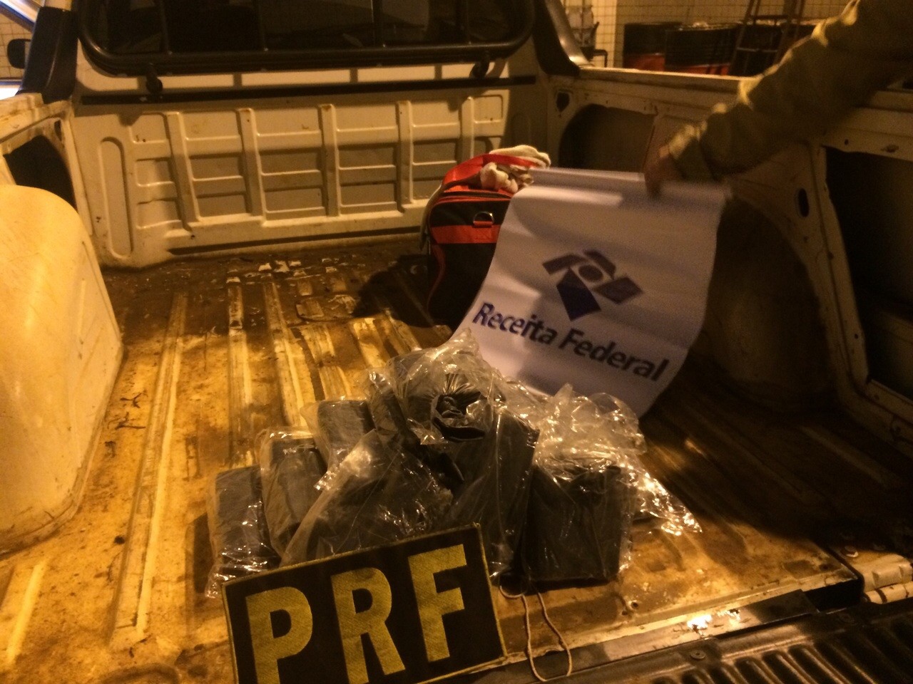 PRF prende casal com 13kg de cocaína em Rio Grande