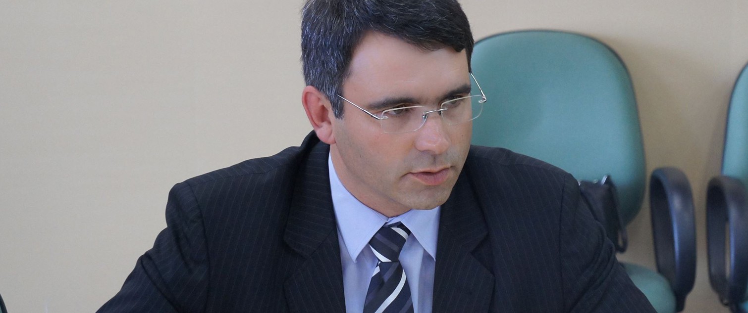 Fábio Branco: "governo pressiona Petrobras por acerto"