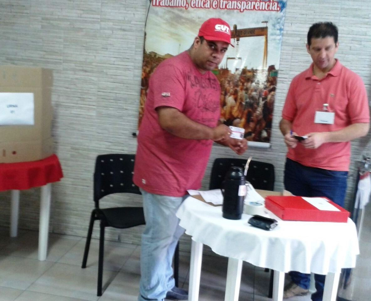 Trabalhadores do Polo Naval reelegem Benito Metalúrgico