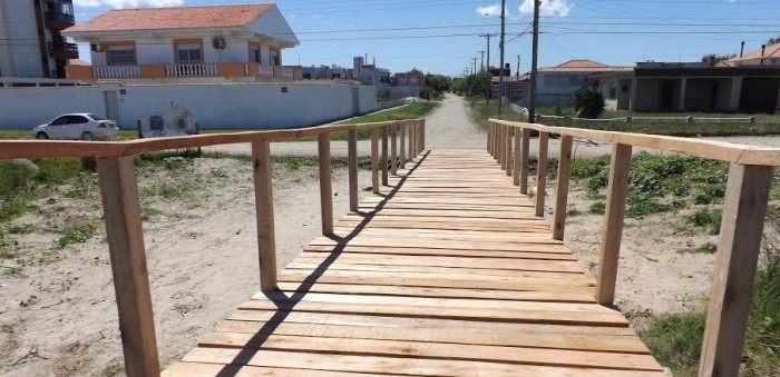 Revitalizada passarela na praia do Cassino