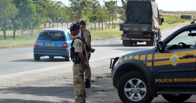 Operação Viagem Segura fiscaliza mais de 50 mil veículos