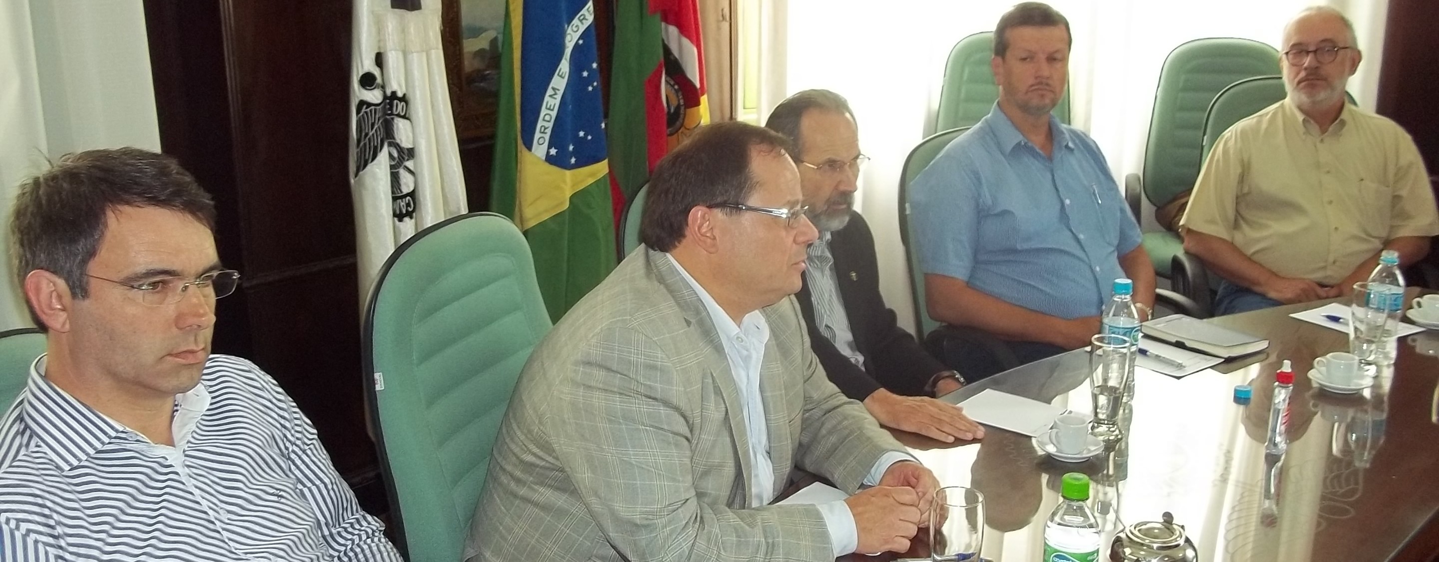 Indústria de flanders apresenta projeto para o município