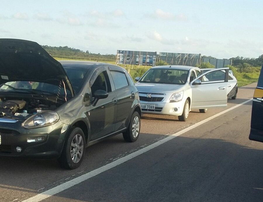 PRF prende três carros clonados de uma vez só
