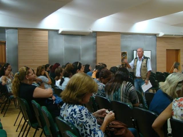 Agentes de saúde participam de capacitação para combate ao mosquito Aedes aegypti