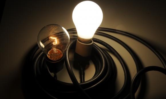Com fim do horário de verão, consumidor deve tentar economizar energia