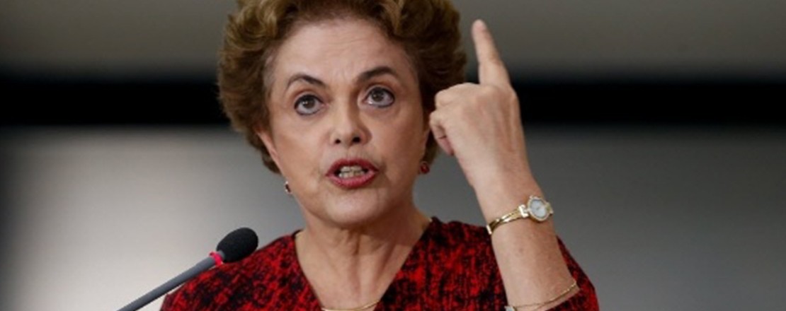 Defesa de Dilma à Comissão do Impeachment será entregue na tarde desta segunda